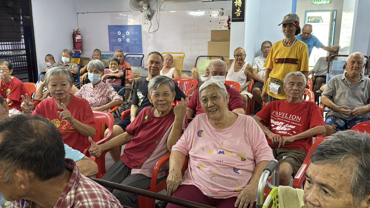 10 activity seated crowd